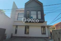 Jual Rumah Luas Megah Dengan View Cantik di Babatan, Surabaya Jual Rumah Luas Megah Dengan View Cantik di Babatan, Surabaya