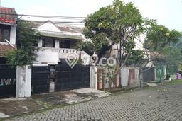 Dijual Rumah Premium dengan Fasilitas Sekitar Komplit di Tenggilis Mejoyo, Surabaya Dijual Rumah Premium dengan Fasilitas Sekitar Komplit di Tenggilis Mejoyo, Surabaya
