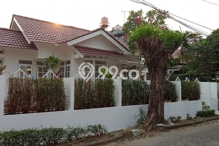 Jual Rumah Eksklusif 2 KT di Bintaro, Tangerang Selatan Jual Rumah Eksklusif 2 KT di Bintaro, Tangerang Selatan