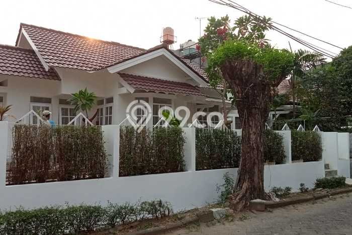 Jual Rumah Eksklusif 2 KT di Bintaro, Tangerang Selatan Jual Rumah Eksklusif 2 KT di Bintaro, Tangerang Selatan