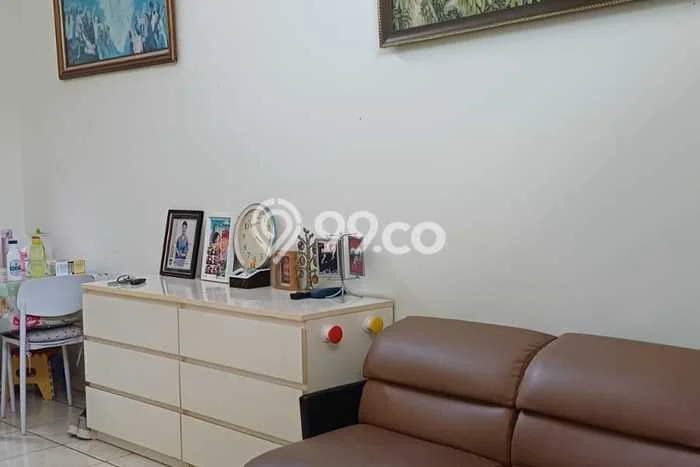 Rumah Luas Asri 2 KT Siap Pakai di Graha Raya Bintaro Tangerang Selatan Rumah Luas Asri 2 KT Siap Pakai di Graha Raya Bintaro Tangerang Selatan