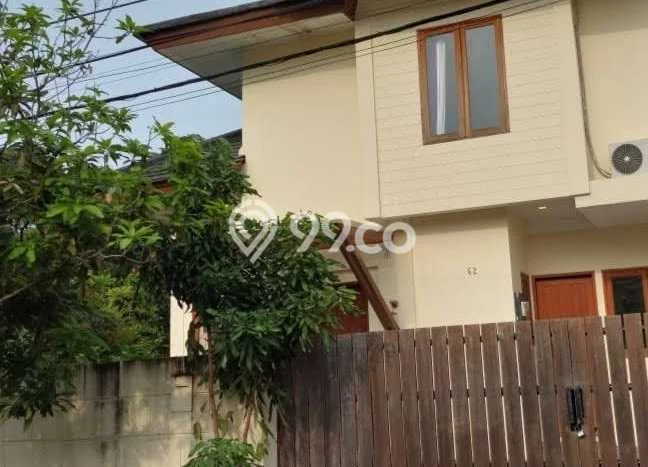 Rumah Eksklusif Siap Huni LT 315m2 di Cipondoh, Tangerang Rumah Eksklusif Siap Huni LT 315m2 di Cipondoh, Tangerang