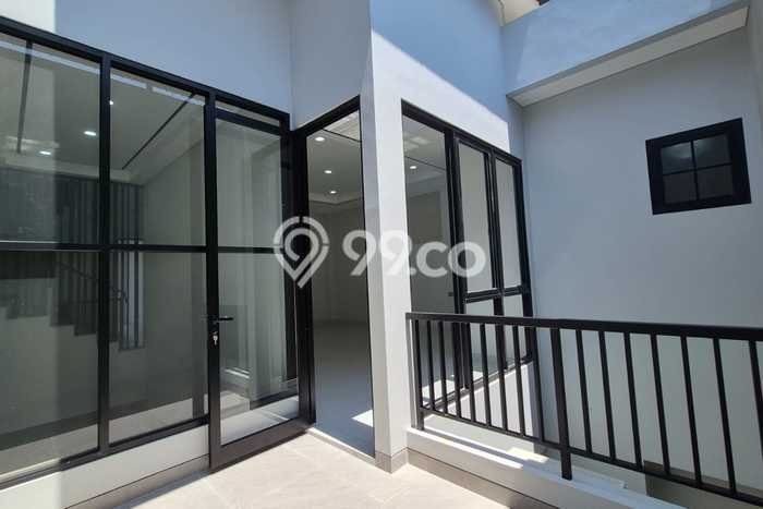 Rumah Eksklusif Dijual LT 140m2 di Gubeng, Surabaya Rumah Eksklusif Dijual LT 140m2 di Gubeng, Surabaya
