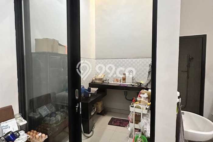 Rumah Luas Asri 3 KT Siap Huni di Mulyosari Surabaya Rumah Luas Asri 3 KT Siap Huni di Mulyosari Surabaya