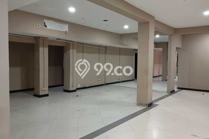 Sewa Rumah Strategis LT 870m2 / LB 630m2 di Surabaya Kota, Surabaya Sewa Rumah Strategis LT 870m2 / LB 630m2 di Surabaya Kota, Surabaya