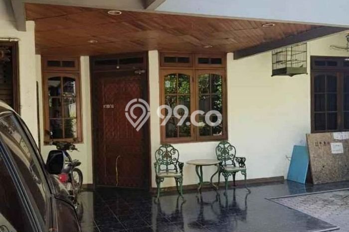 For Sale! Luxury House LT 300m2 Desain Modern di Sukomanunggal For Sale! Luxury House LT 300m2 Desain Modern di Sukomanunggal
