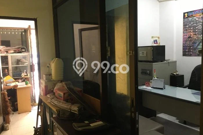 Ruko Dijual di Surabaya LT 58m2 & LB 175m2 Lokasi Terbaik! Ruko Dijual di Surabaya LT 58m2 & LB 175m2 Lokasi Terbaik!