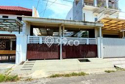 Rumah Modern 4 KT LT 175m2 di Pakuwon Rumah Modern 4 KT LT 175m2 di Pakuwon