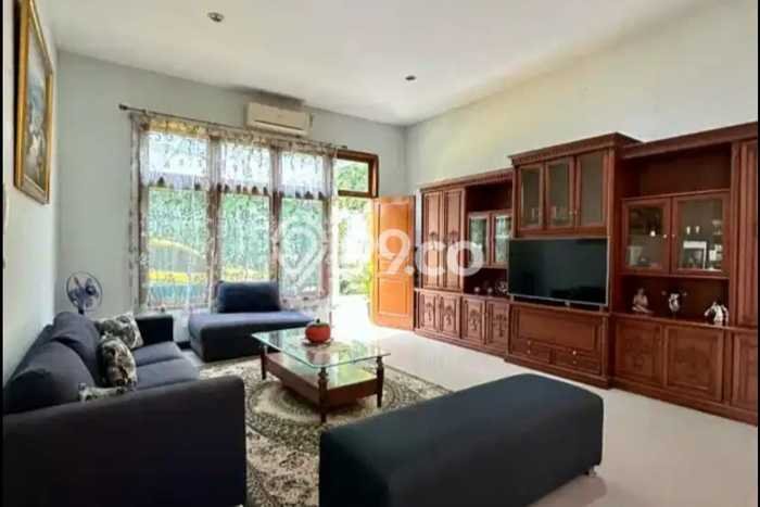 Rumah Elit Modern Tanpa Renovasi di Mampang Jakarta Selatan Rumah Elit Modern Tanpa Renovasi di Mampang Jakarta Selatan