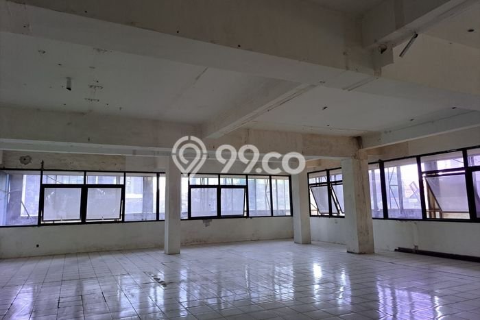 HARGA SPESIAL! Ruko Kawasan Surabaya Kota, Luas 500m2m², Jalan Utama HARGA SPESIAL! Ruko Kawasan Surabaya Kota, Luas 500m2m², Jalan Utama