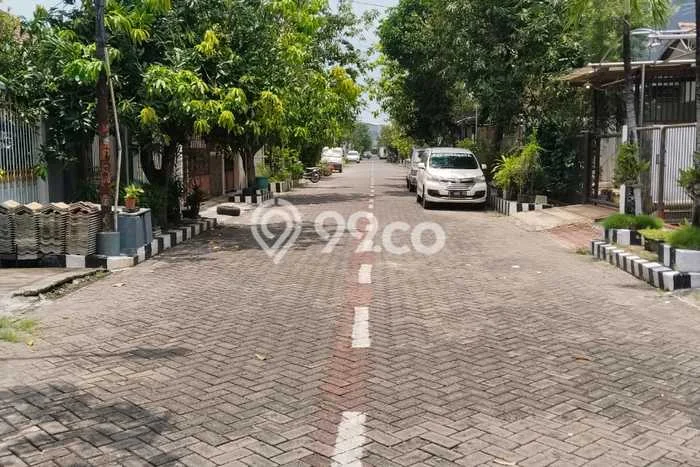 Rumah Modern 10 Kamar LT 250m2 di Kutisari Rumah Modern 10 Kamar LT 250m2 di Kutisari