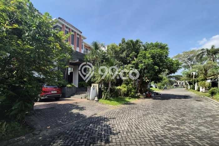 Rumah Luxury Modern Tanpa Renovasi di Citraland Surabaya Rumah Luxury Modern Tanpa Renovasi di Citraland Surabaya