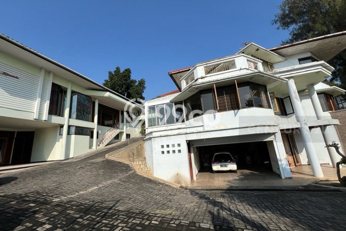 For Sale Rumah Mewah Exclusive di Candisari, Semarang For Sale Rumah Mewah Exclusive di Candisari, Semarang