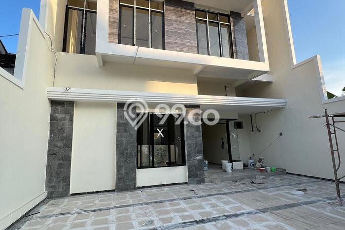 Rumah Luas Asri 5 KT Siap Huni di Medokan Ayu Surabaya Rumah Luas Asri 5 KT Siap Huni di Medokan Ayu Surabaya