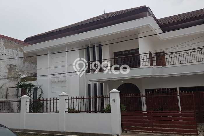 Rumah Elit LB 400m2 Siap Pakai Desain Elegan di Kendangsari, Surabaya Rumah Elit LB 400m2 Siap Pakai Desain Elegan di Kendangsari, Surabaya