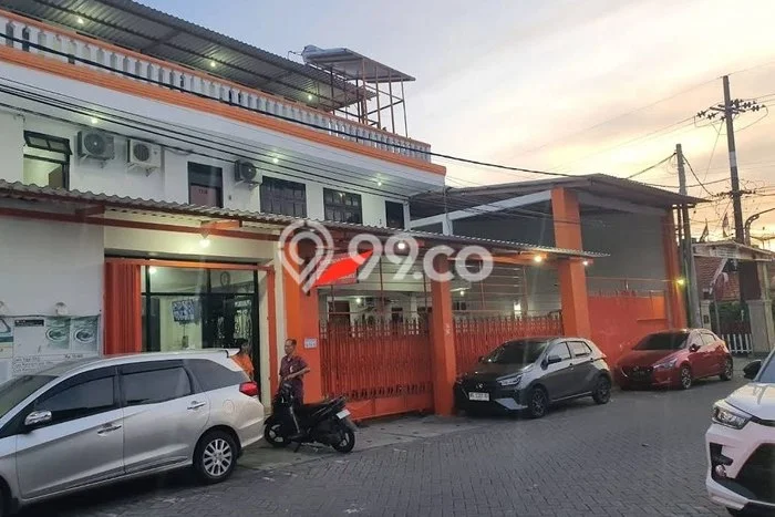Rumah Mewah LB 800m2 Siap Pakai Desain Elegan di Kapasan, Surabaya Rumah Mewah LB 800m2 Siap Pakai Desain Elegan di Kapasan, Surabaya