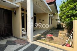 For Sale Rumah Mewah Exclusive di Tenggilis Mejoyo, Surabaya For Sale Rumah Mewah Exclusive di Tenggilis Mejoyo, Surabaya