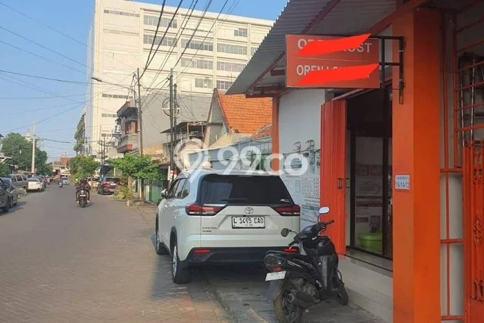 Rumah Mewah LB 800m2 Siap Pakai Desain Elegan di Kapasan, Surabaya Rumah Mewah LB 800m2 Siap Pakai Desain Elegan di Kapasan, Surabaya