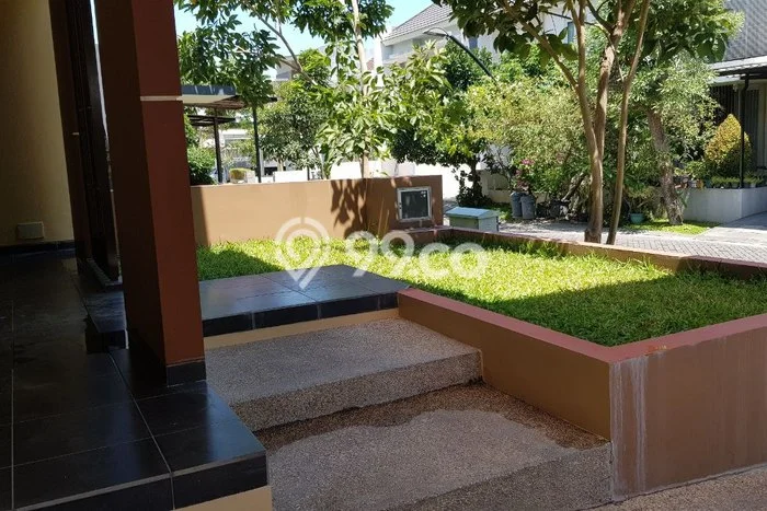 Lokasi terbaik! Rumah siap huni disewakan di Lakarsantri LB 170m2 Lokasi terbaik! Rumah siap huni disewakan di Lakarsantri LB 170m2