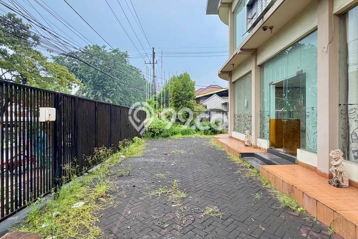 Unit Kantor Dijual di Gayungan Surabaya Luas Tanah 373m2, Luas Bangunan 575m2 Unit Kantor Dijual di Gayungan Surabaya Luas Tanah 373m2, Luas Bangunan 575m2