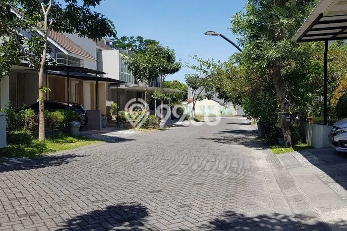 Lokasi terbaik! Rumah siap huni disewakan di Lakarsantri LB 170m2 Lokasi terbaik! Rumah siap huni disewakan di Lakarsantri LB 170m2