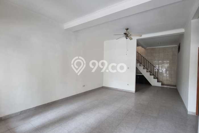 Rumah di Waru, Ready, 4 KT, Akses Waru, Sidoarjo, Sidoarjo, LT 112m2m² Bangunan 225m2m² Rumah di Waru, Ready, 4 KT, Akses Waru, Sidoarjo, Sidoarjo, LT 112m2m² Bangunan 225m2m²