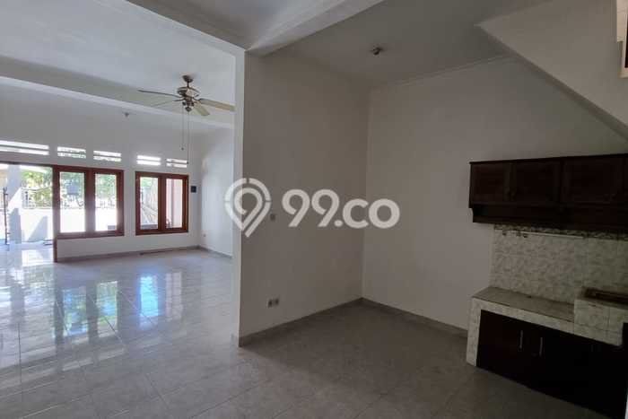 Rumah di Waru, Ready, 4 KT, Akses Waru, Sidoarjo, Sidoarjo, LT 112m2m² Bangunan 225m2m² Rumah di Waru, Ready, 4 KT, Akses Waru, Sidoarjo, Sidoarjo, LT 112m2m² Bangunan 225m2m²