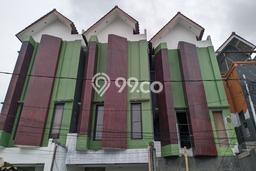 Rumah Modern Cantik 4 Kamar Bisa Langsung Pindah di Matraman Rumah Modern Cantik 4 Kamar Bisa Langsung Pindah di Matraman