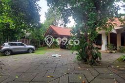 Ready to Use! Premium House LT 1398m2 Desain Elegan di Cipulir Ready to Use! Premium House LT 1398m2 Desain Elegan di Cipulir