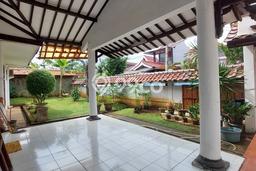 Rumah Luxury Modern Tanpa Renovasi di Menteng Dalam Jakarta Selatan Rumah Luxury Modern Tanpa Renovasi di Menteng Dalam Jakarta Selatan