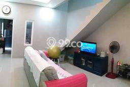 For Sale Hunian Rumah Terawat 4 Kamar di Cibubur, Jakarta Timur For Sale Hunian Rumah Terawat 4 Kamar di Cibubur, Jakarta Timur