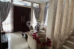 Ready to Use! Premium House LT 464m2 Desain Elegan di Kota Wisata Ready to Use! Premium House LT 464m2 Desain Elegan di Kota Wisata