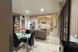 Hunian Mewah LB 150m2 Siap Pakai Desain Elegan di Alam Sutera, Tangerang Hunian Mewah LB 150m2 Siap Pakai Desain Elegan di Alam Sutera, Tangerang