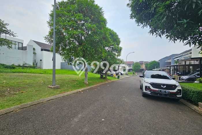 Tanah Komersial Dijual di BSD Tangerang Selatan 302m2 Tanah Komersial Dijual di BSD Tangerang Selatan 302m2