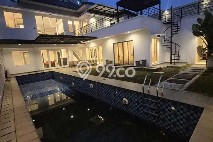 Disewakan! Rumah 6 Kamar Tidur &
7 Kamar Mandi di Alam Sutera, Tangerang Disewakan! Rumah 6 Kamar Tidur &
7 Kamar Mandi di Alam Sutera, Tangerang