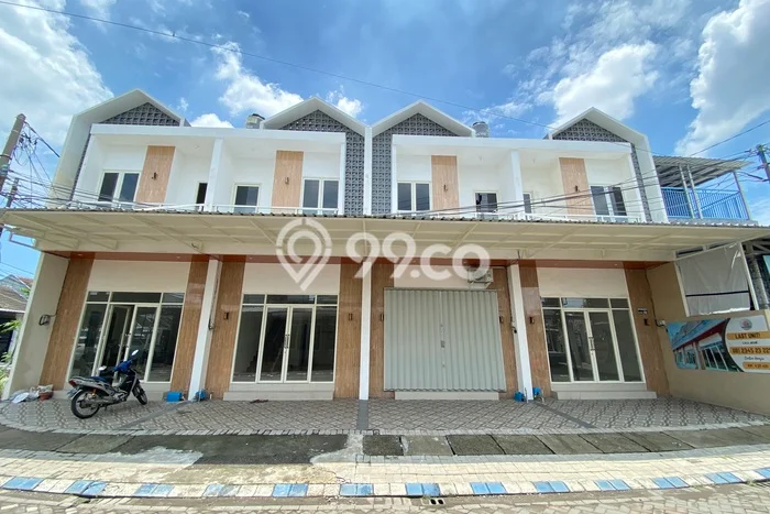 FOR SALE! Ruko di Sidoarjo Sidoarjo, LT 45m2, LB 70m2 FOR SALE! Ruko di Sidoarjo Sidoarjo, LT 45m2, LB 70m2