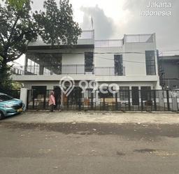 Jual Murah Rumah dengan Luas Tanah 340m² dan Luas Bangunan 400m² di Kawasan Tebet, Jakarta Selatan Jual Murah Rumah dengan Luas Tanah 340m² dan Luas Bangunan 400m² di Kawasan Tebet, Jakarta Selatan
