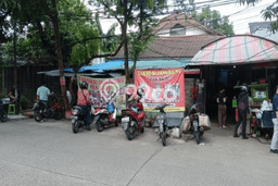 Unit Komersial Dijual di Kebon Jeruk Jakarta Barat Luas Tanah 325m2, Luas Bangunan 200m2 Unit Komersial Dijual di Kebon Jeruk Jakarta Barat Luas Tanah 325m2, Luas Bangunan 200m2