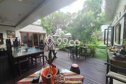 Rumah Elit Modern Tanpa Renovasi di Kemang Jakarta Selatan Rumah Elit Modern Tanpa Renovasi di Kemang Jakarta Selatan