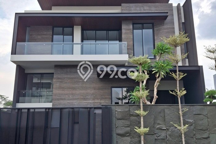 LOKASI PREMIUM! Rumah Berkembang area Citraland, Luas 300m2m² Bangunan 550m2m² LOKASI PREMIUM! Rumah Berkembang area Citraland, Luas 300m2m² Bangunan 550m2m²