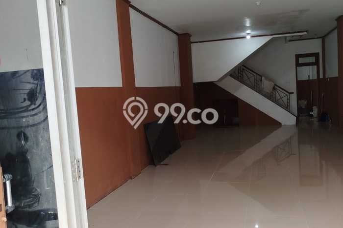 Ruko Dijual di Jakarta Barat LT 72m2 & LB 72m2 Lokasi Terbaik! Ruko Dijual di Jakarta Barat LT 72m2 & LB 72m2 Lokasi Terbaik!