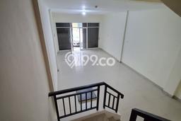 Ruko di Taman Surya, Luas 160m², Kawasan Komersial Ruko di Taman Surya, Luas 160m², Kawasan Komersial