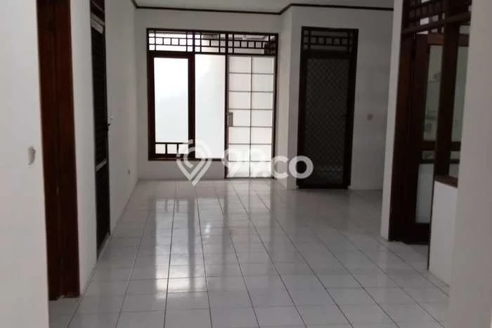 Jual Rumah Eksklusif 3 KT di Duta Garden, Tangerang Jual Rumah Eksklusif 3 KT di Duta Garden, Tangerang