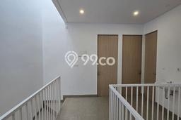 Rumah Modern 4 KT di Meruya Jakarta Barat Rumah Modern 4 KT di Meruya Jakarta Barat