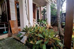 Hunian Asri 3 KT di Bintaro, Tangerang Selatan - Luas Tanah 180m² Hunian Asri 3 KT di Bintaro, Tangerang Selatan - Luas Tanah 180m²
