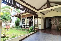 Ready to Use! Luxury House LT 250m2 Desain Modern di Bintaro Ready to Use! Luxury House LT 250m2 Desain Modern di Bintaro