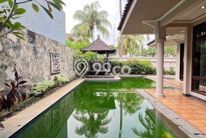 Jual Rumah Mewah Megah Dengan View Eksklusif di Bintaro, Tangerang Selatan Jual Rumah Mewah Megah Dengan View Eksklusif di Bintaro, Tangerang Selatan