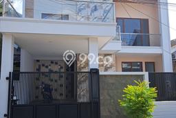 Ready to Use! Luxury House LT 180m2 Desain Modern di Bintaro Ready to Use! Luxury House LT 180m2 Desain Modern di Bintaro