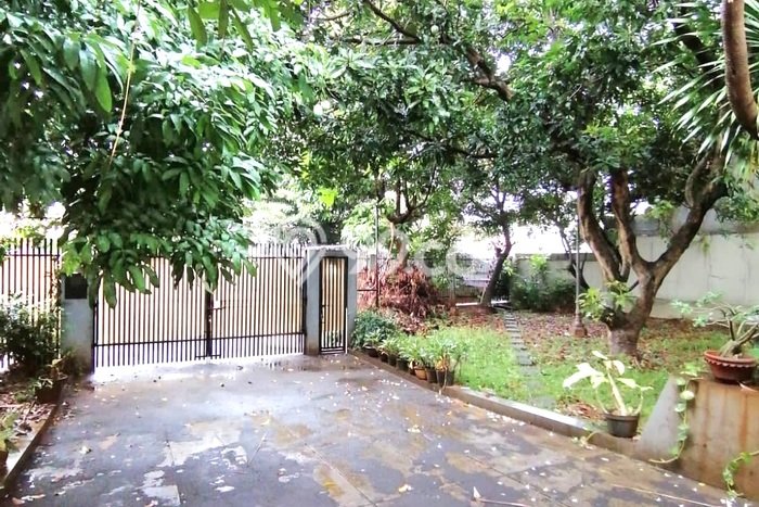 Rumah Luxury Modern Tanpa Renovasi di Bintaro Tangerang Selatan Rumah Luxury Modern Tanpa Renovasi di Bintaro Tangerang Selatan