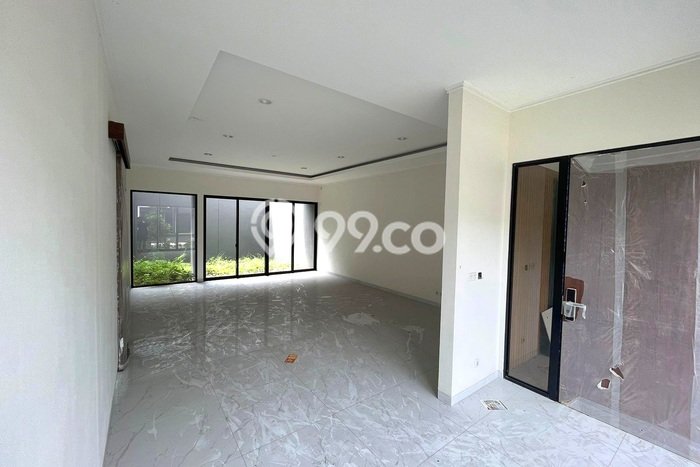Dijual Rumah Luas Elegan Dengan View Eksklusif di Suvarna Sutera, Tangerang Dijual Rumah Luas Elegan Dengan View Eksklusif di Suvarna Sutera, Tangerang